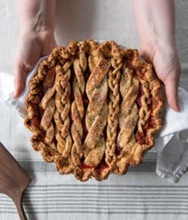 Strawberry, balsamic and black pepper pie
