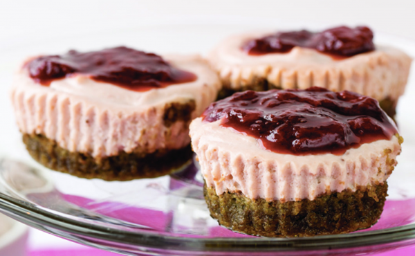 Strawberry balsamic goat cheese frosting