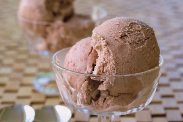 Strawberry balsamic ice-cream