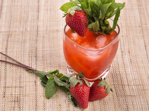 Strawberry-balsamic tequila sour