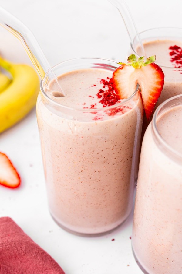 Strawberry banana smoothie 