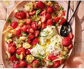 Strawberry, basil & burrata with green peppercorns & croutons
