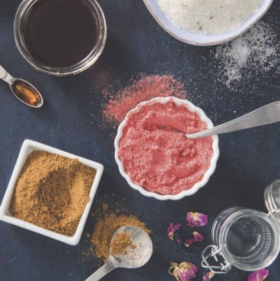 Strawberry-black pepper sugar