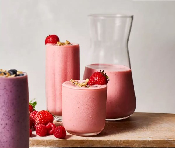 Strawberry breakfast smoothie