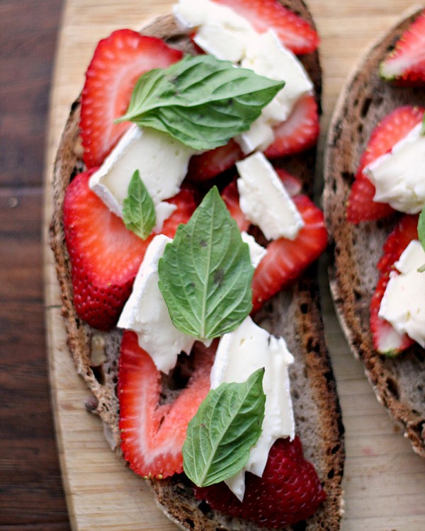 Strawberry, Brie and basil grilled cheese