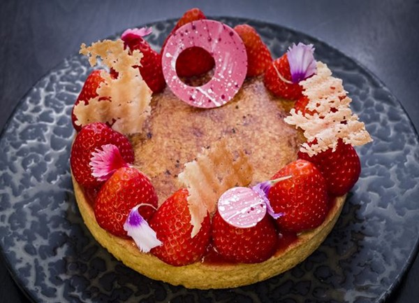 Strawberry brûlée tart