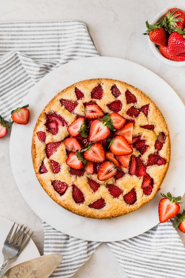Strawberry cake