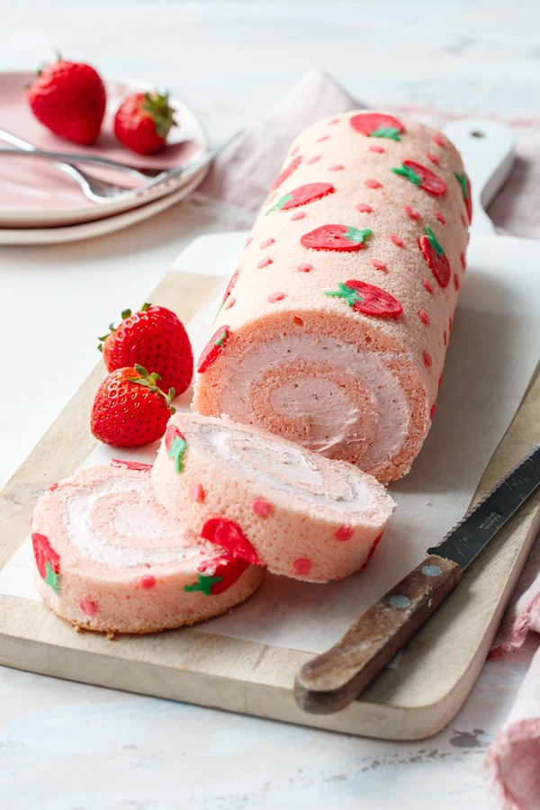 Strawberry cake roll