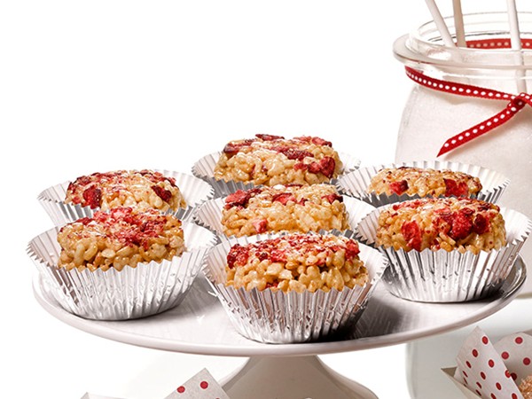 Strawberry cereal treats