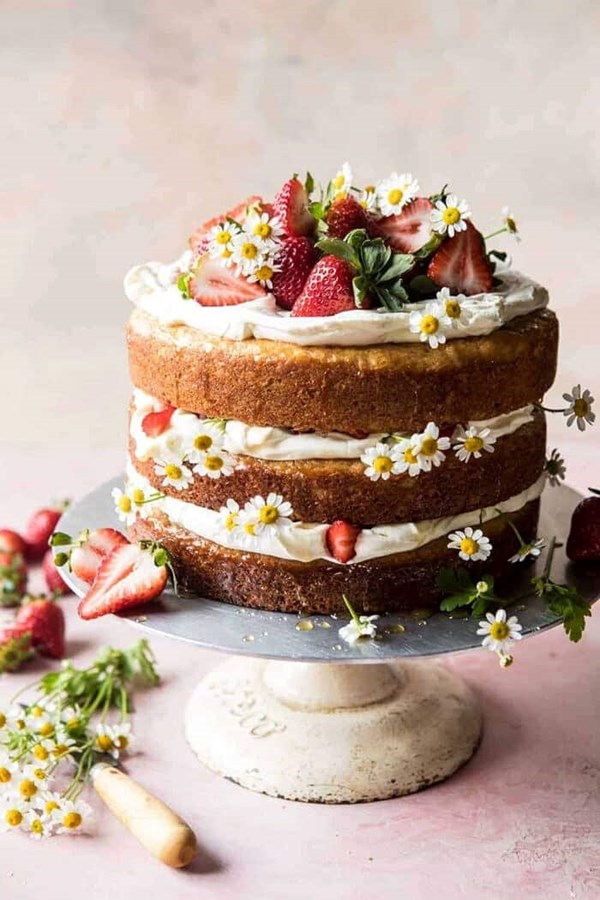 Strawberry chamomile naked cake