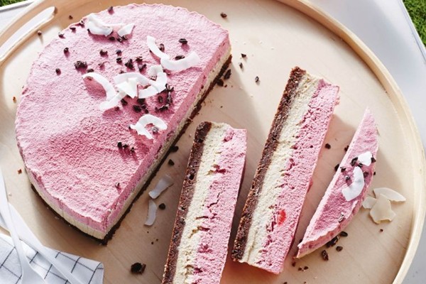 Strawberry cheesecake bars