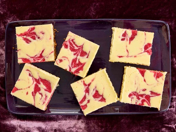 Strawberry cheesecake bars