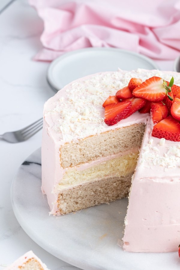 Strawberry cheesecake cake
