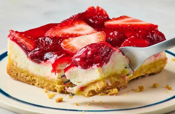 Strawberry cheesecake dump cake