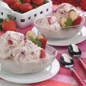 Strawberry cheesecake ice cream