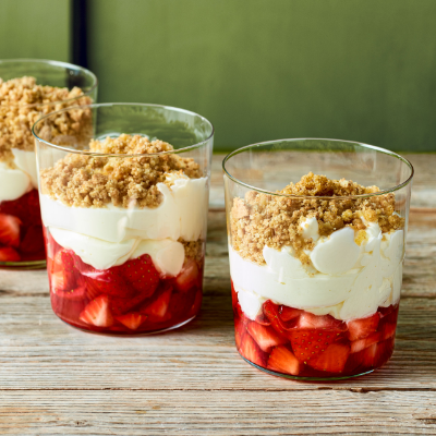 Strawberry cheesecake pots
