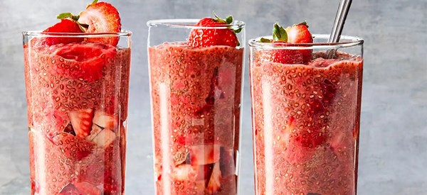 Strawberry chia seed pudding