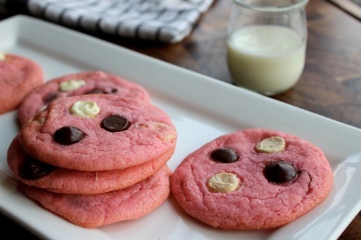 Strawberry chocolate chip cookies