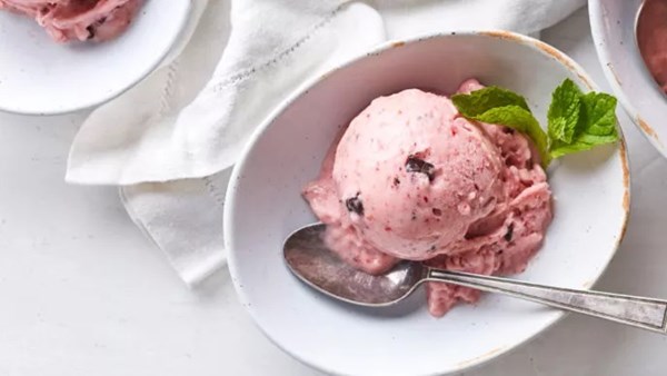 Strawberry chocolate nice cream