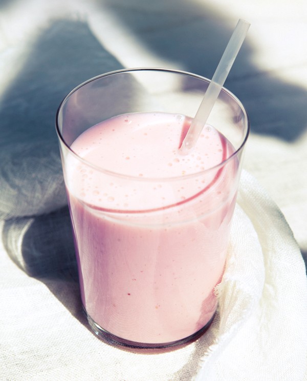 Strawberry-coconut lassi
