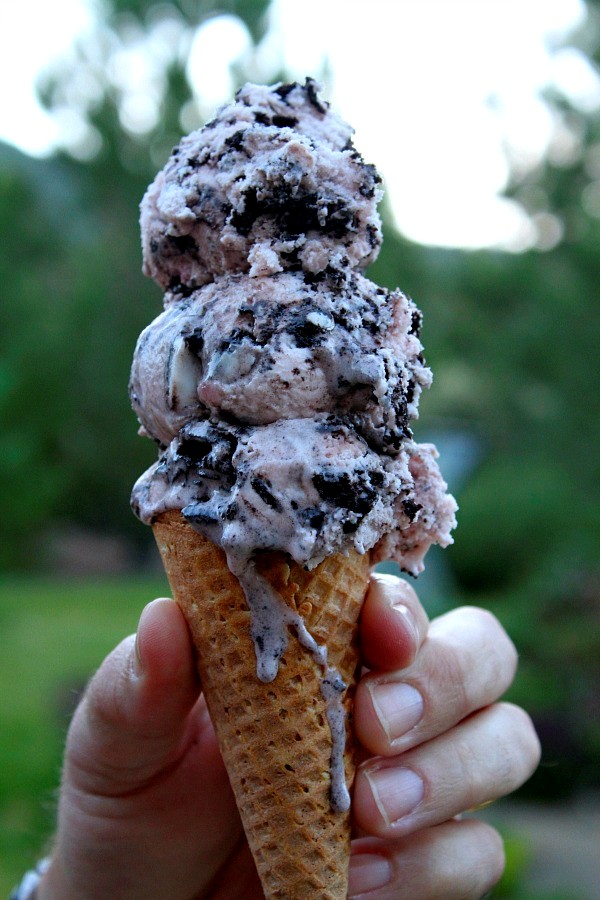 Strawberry cookies and cream ice cream