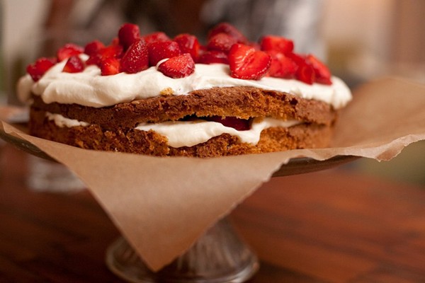 Strawberry country cake