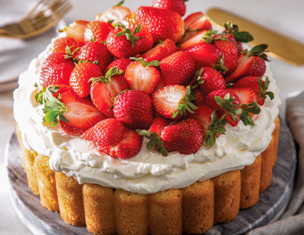 Strawberry cream cake
