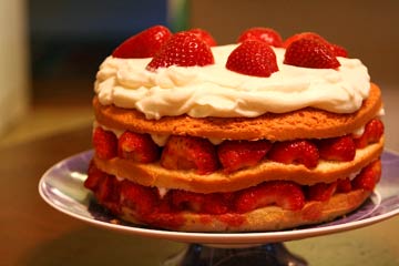 Strawberry cream cake