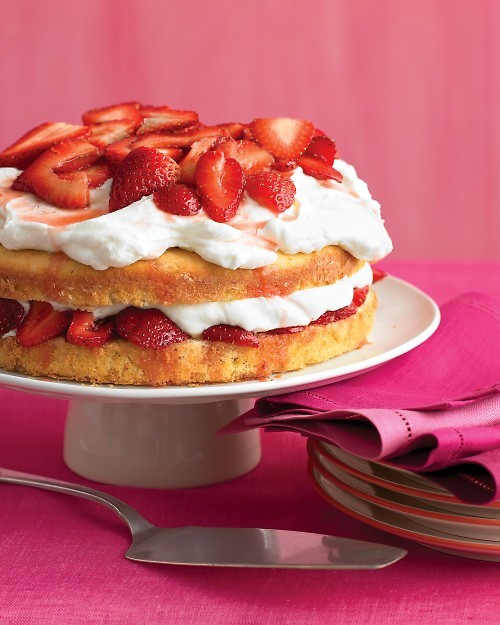 Strawberry cream cake