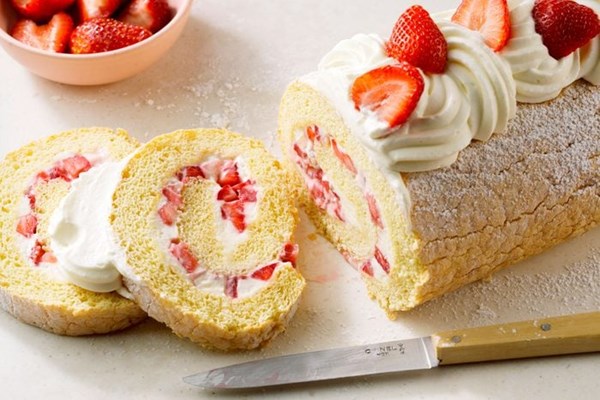 Strawberry cream cake roll