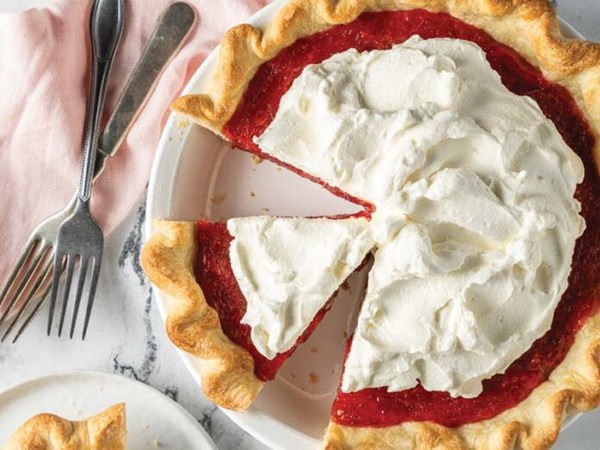 Strawberry cream cheese pie [cream cheese pie dough]