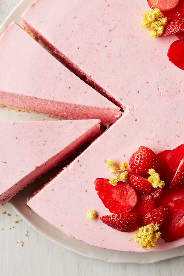 Strawberry cream shortbread