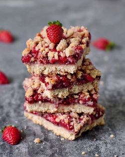 Strawberry crumb bars