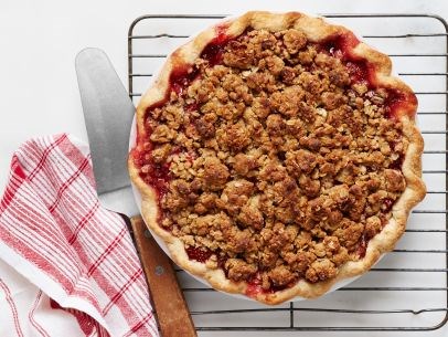 Strawberry crumble pie
