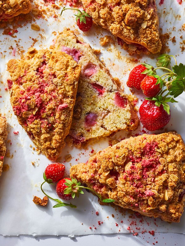 Strawberry crumble scones