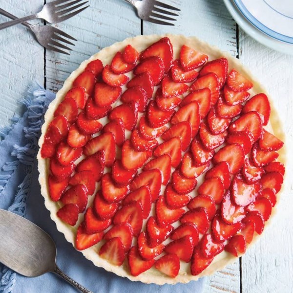 Strawberry custard tart