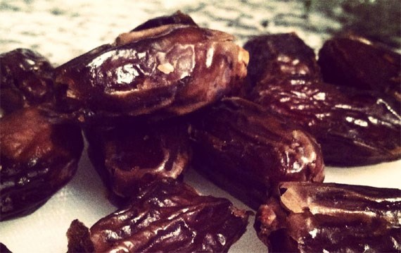 Strawberry-date syrup