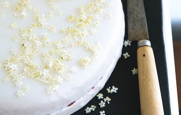 Strawberry-elderflower cake