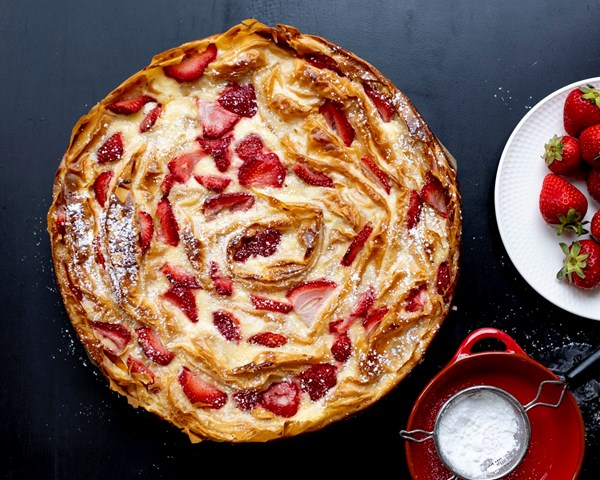 Strawberry fillo crinkle cheesecake