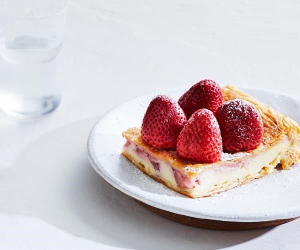 Strawberry galaktoboureko