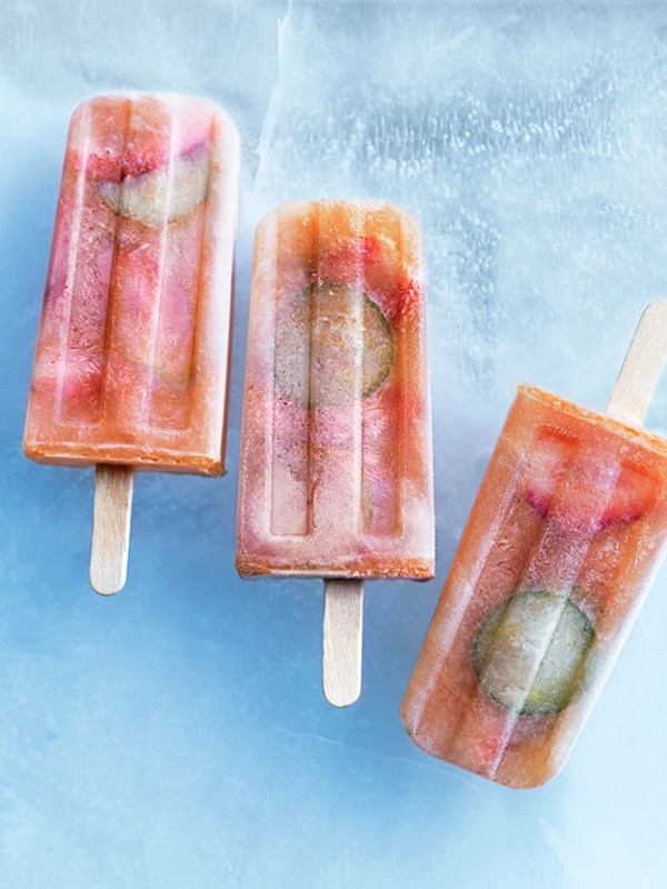 Strawberry gin and tonic popsicles