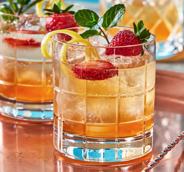 Strawberry gin spritzer