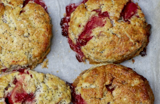 Strawberry, ginger and poppyseed scones