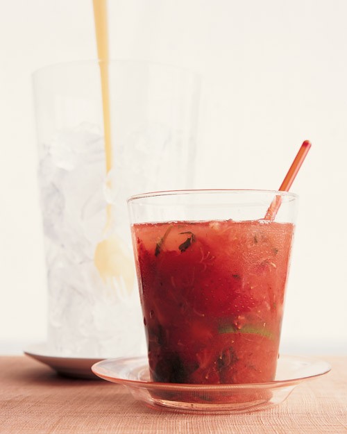 Strawberry-ginger caipirosca