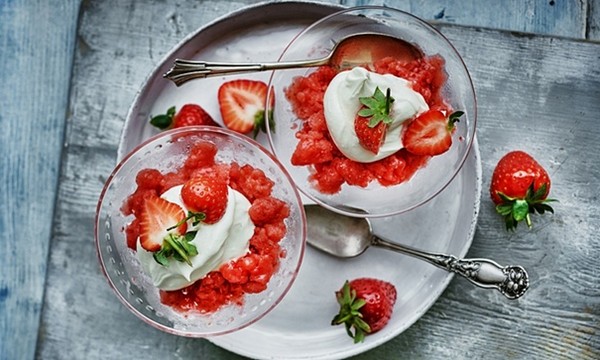 Strawberry granita and cream