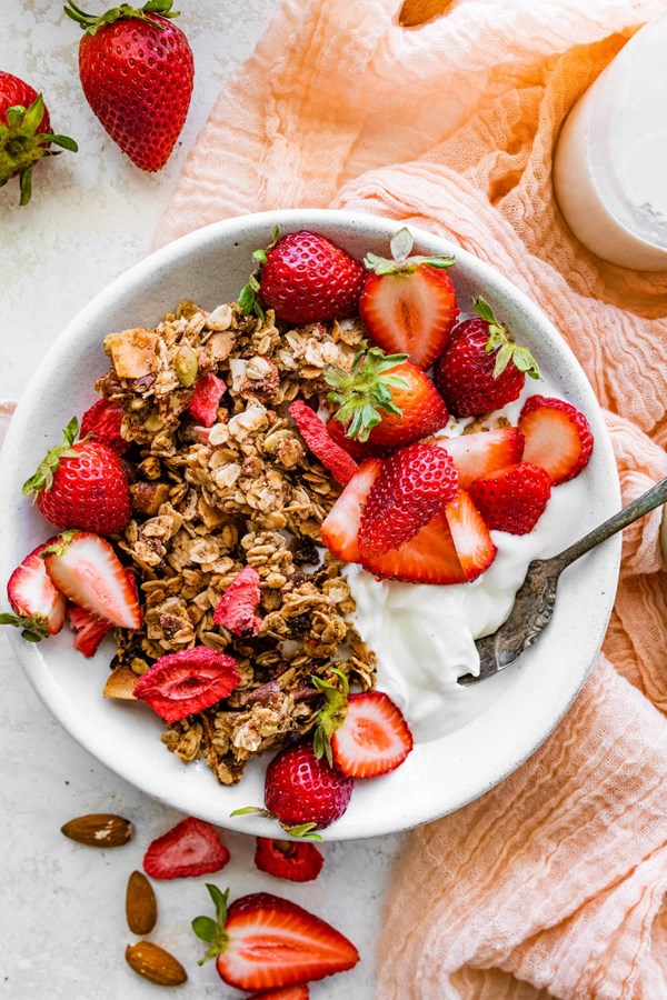 Strawberry granola