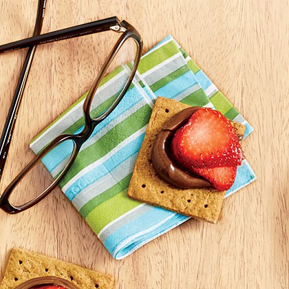 Strawberry-hazelnut graham