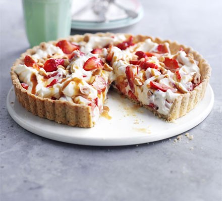 Strawberry hazelnut tart
