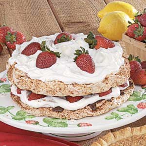 Strawberry hazelnut torte