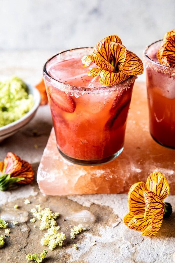 Strawberry hibiscus margarita